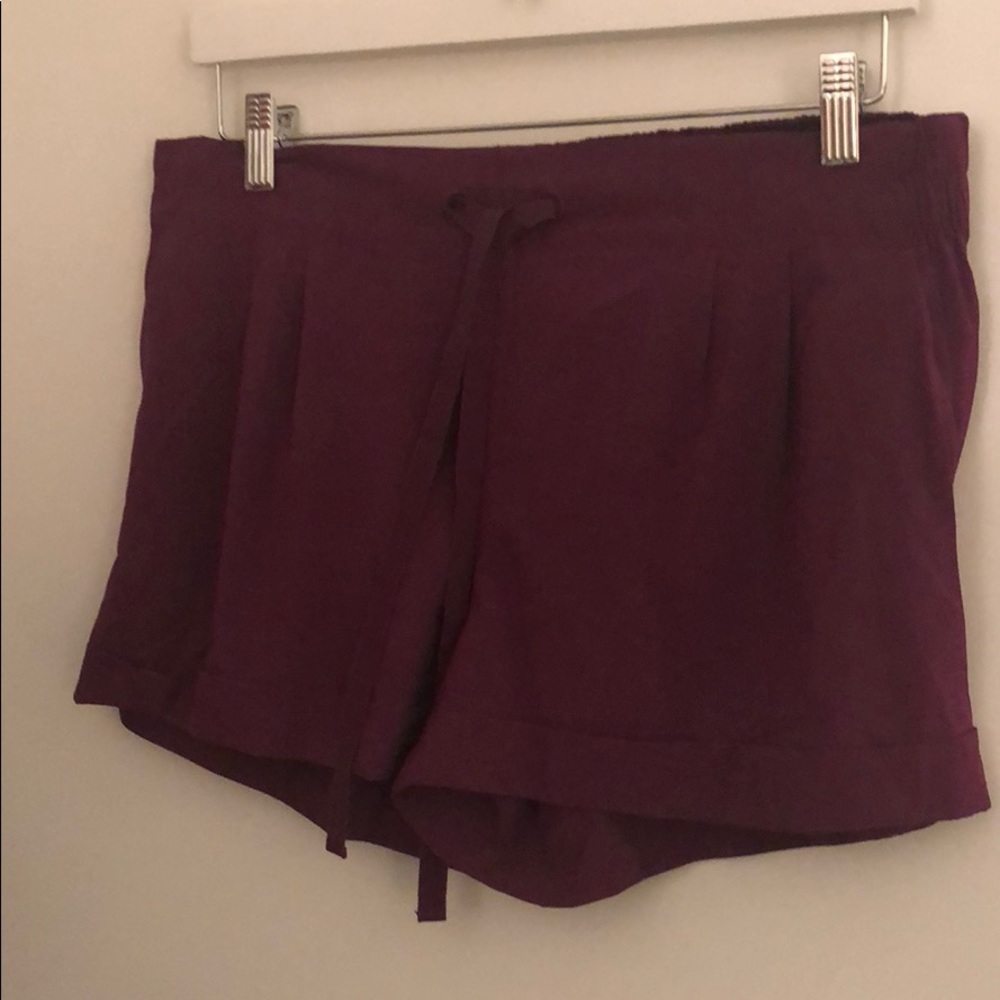 Lululemon Drawstring 2.5” cuff Shorts